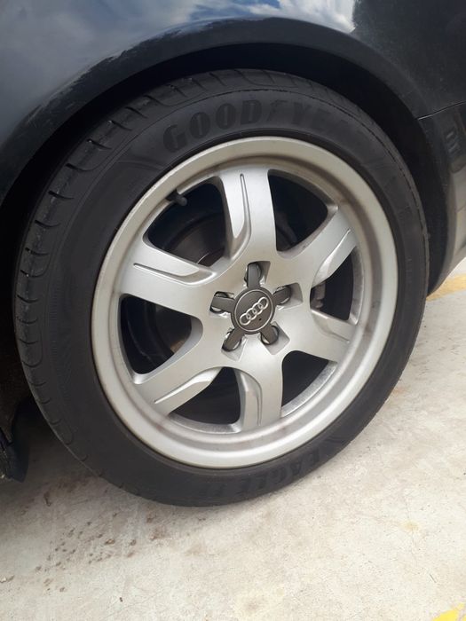 Vând 4 jante R 17 audi a 8 merg și pe a4 au inele de centrare