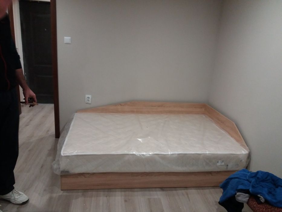 Таванска стая под наем