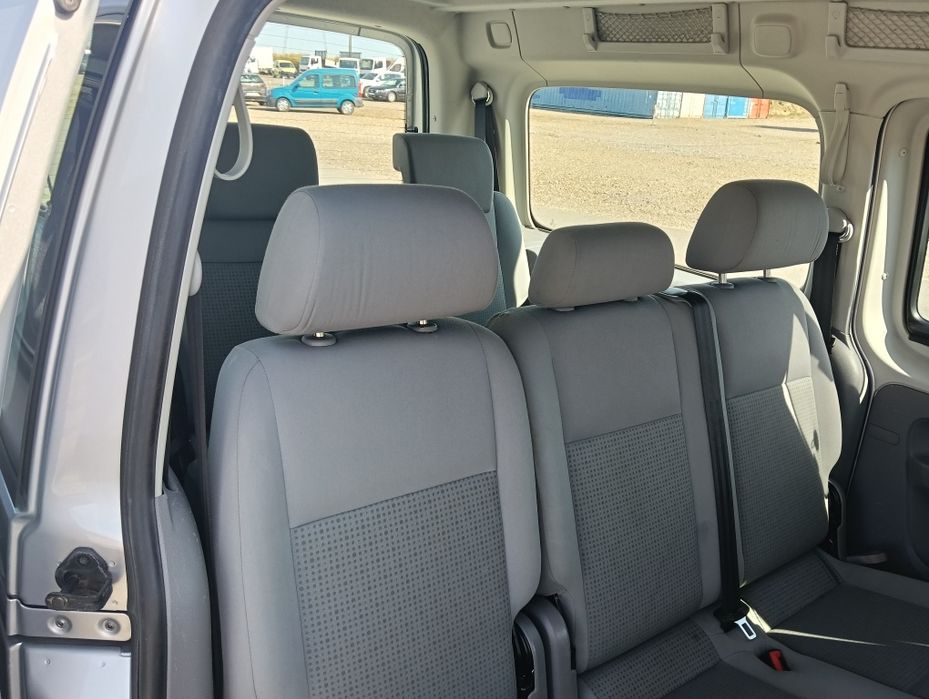 VW Caddy maxxi 7 locuri