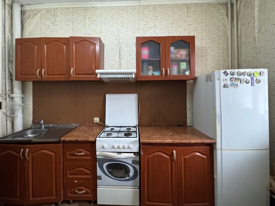 СРОЧНО!! Кухонная гарнитура Холодильник Газовая плита