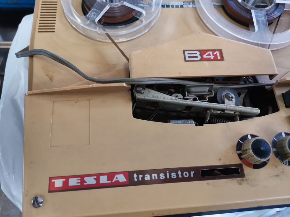 Tesla transistor b41, магнитофон ретро, работещ