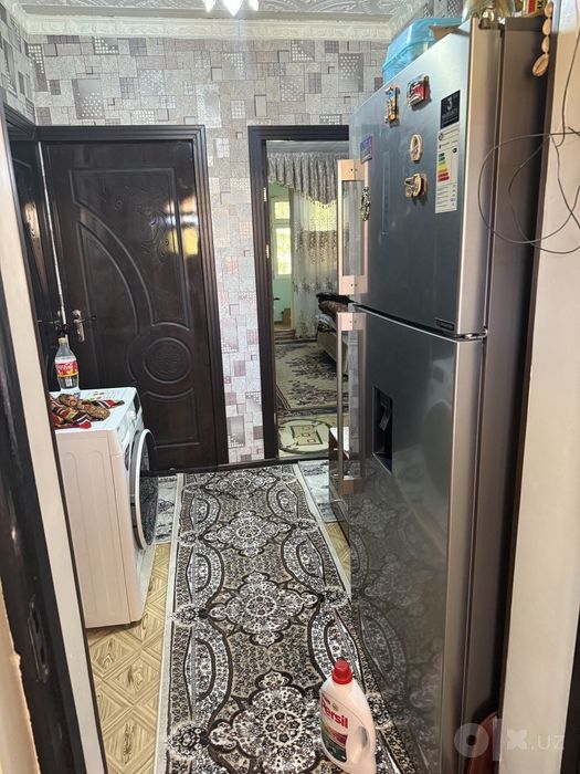 Продаётся 2х переделанная в 3х комнатная квартира в городе Зарафшан