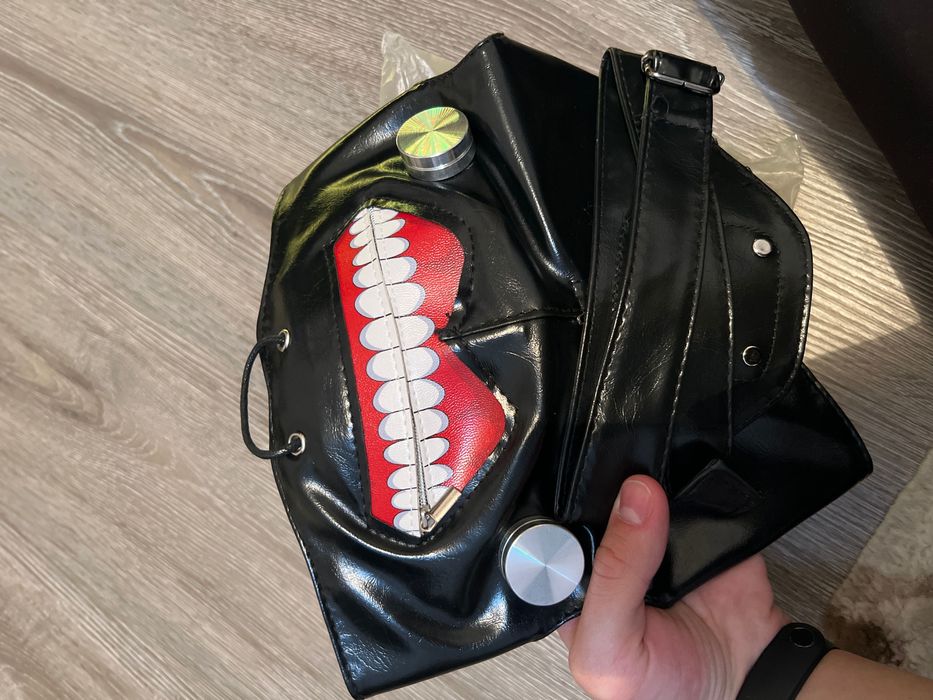 Маска Канеки из Аниме- Токийский гуль