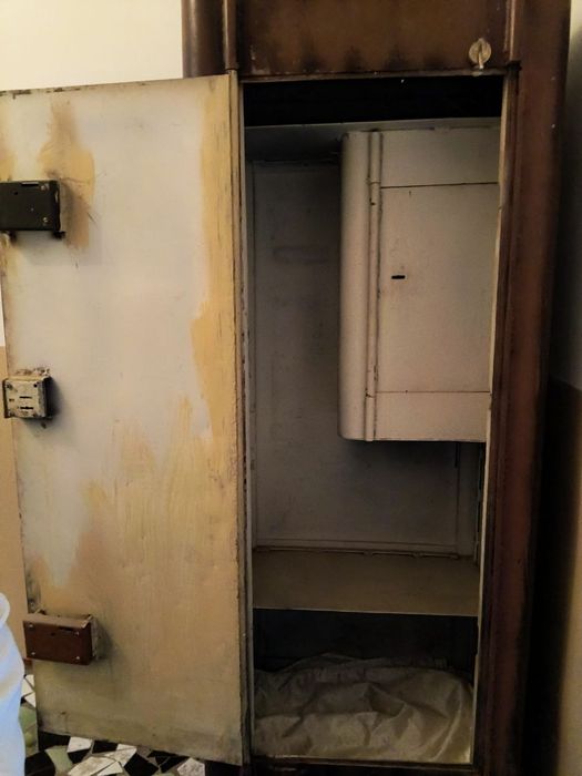 Сейф мустахкам...