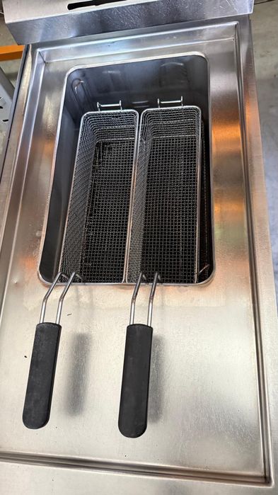 Friteuza fripteuza Gaz simplă  Italia linia 900 20 litri