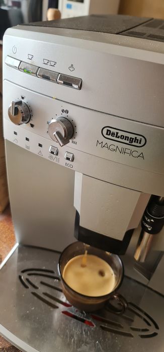 Espressor delonghi magnifica