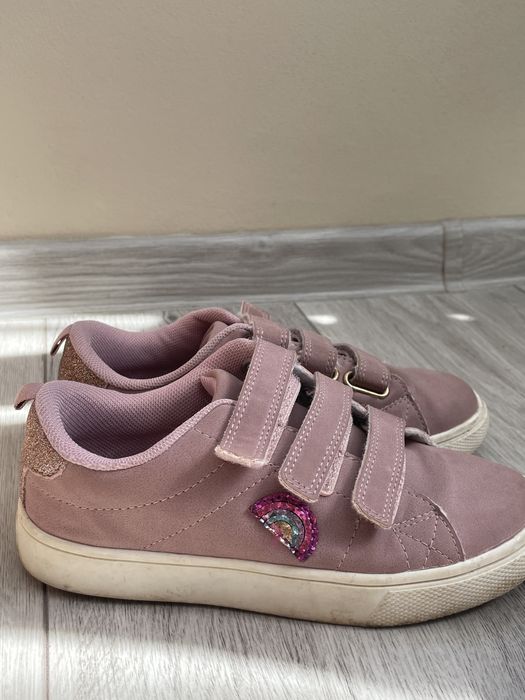 Зимни ботуши и кецове