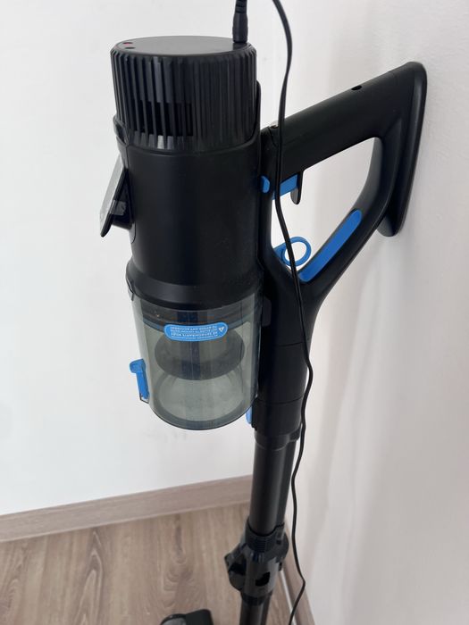 Пылесос Rawmid.