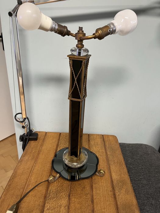 Винтидж настолна антична лампа небостъргач в стил арт деко