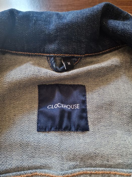 Geaca din denim.