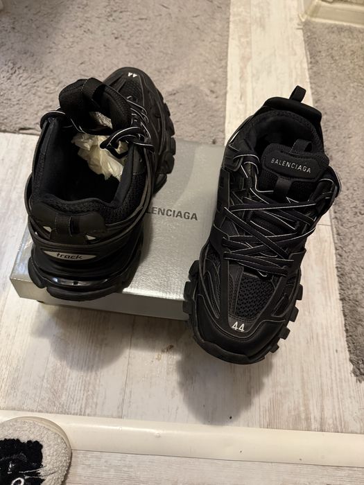 Balenciaga Track уникални