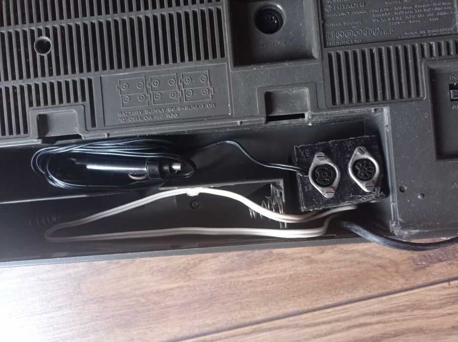 Продавам Ретро Радио Касетофони Hitachi Хитачи от 80те 2бр