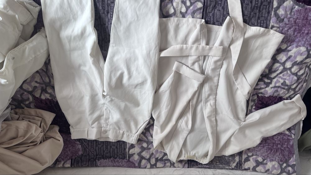 Продам куртки и двойку