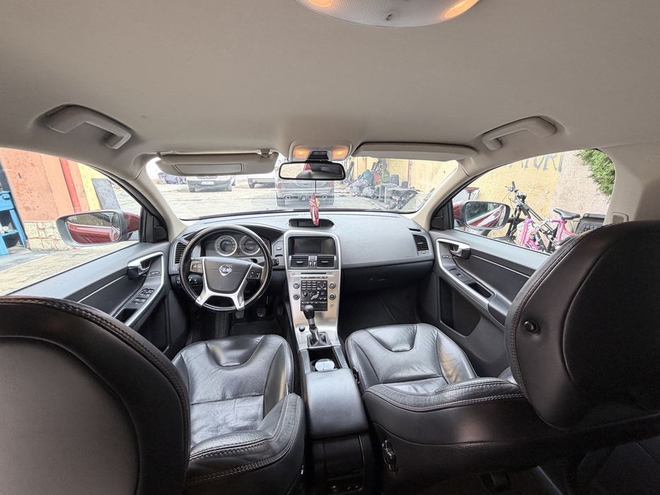 VOLVO XC60 2010 — imagine 5
