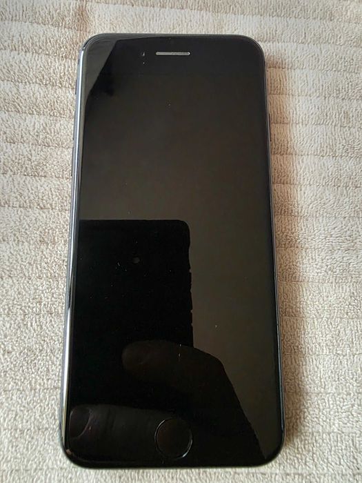 iPhone 8 64GB negru, 84% stare baterie