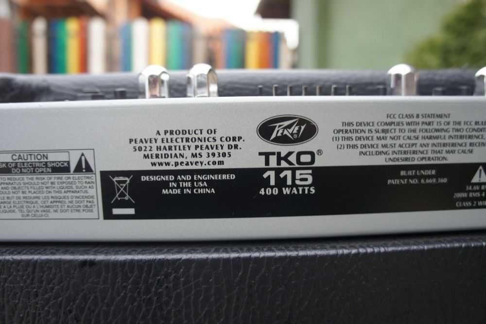 Compact chitara bass PEAVEY TKO-115