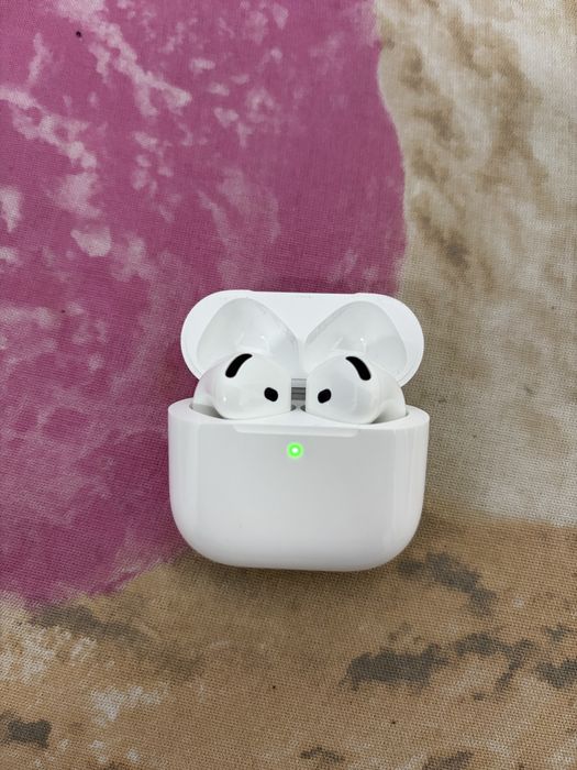 Продам airpods 4