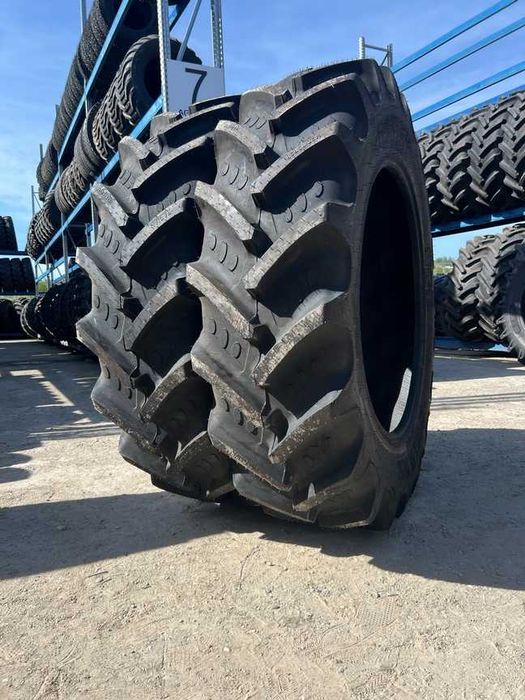 Cauciucuri noi radiale 420/85R38 pentru tractor marca BKT