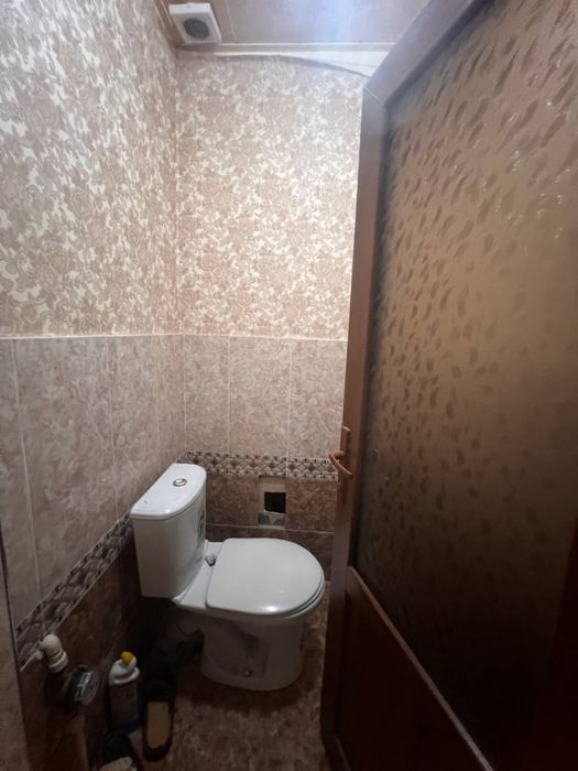 Vagzal Karavan domida 2x 77kvt kvartira sotiladi