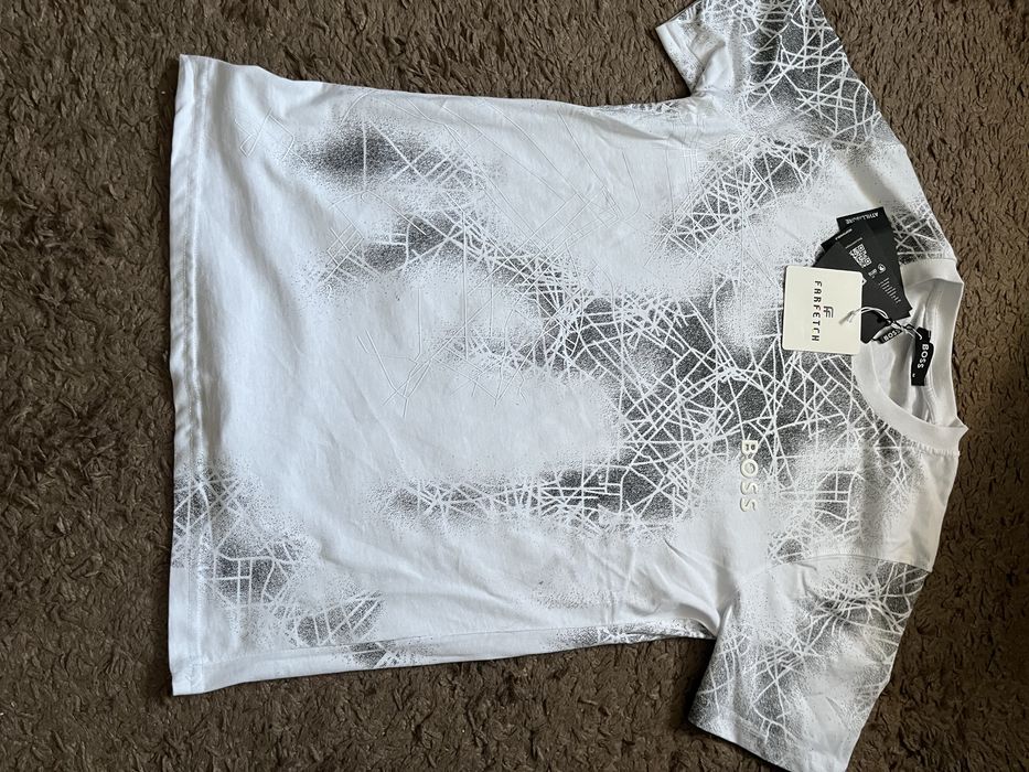 Tricou BOSS nou nout!!