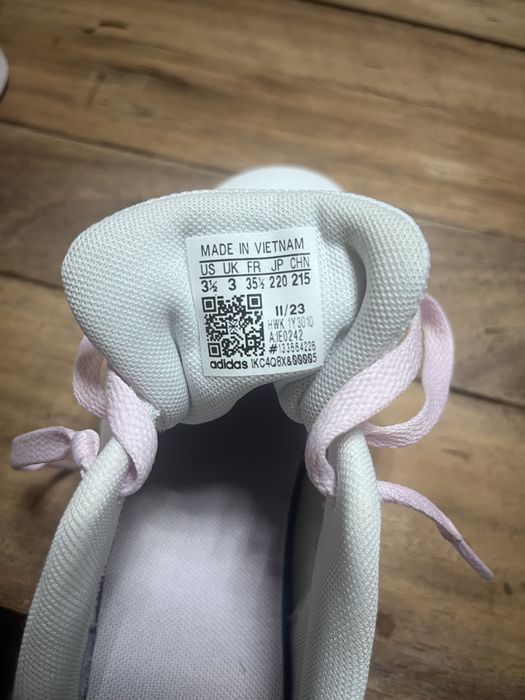 Маратонки адидас