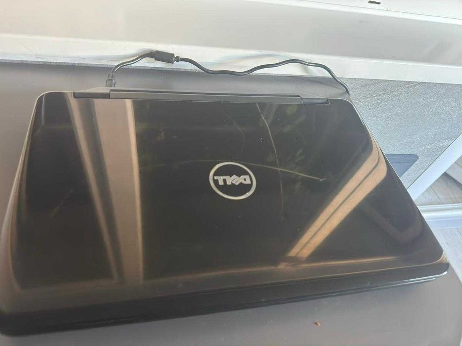 Ноутбук DELL                           .