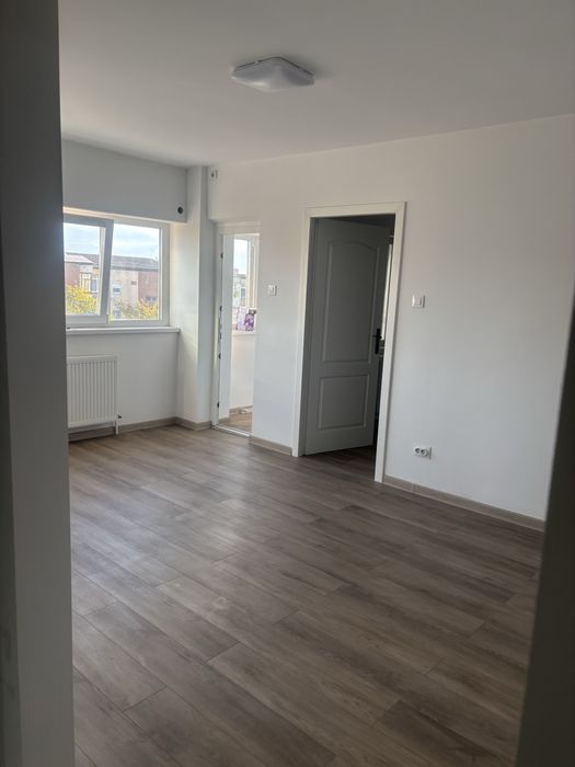 Vand apartament doua camere