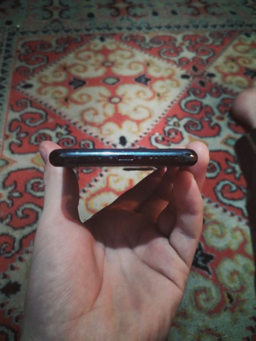 Продам айфон 11 про