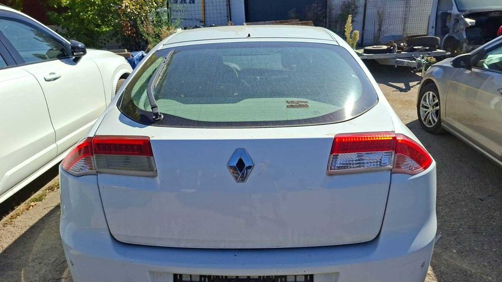 Dezmembrez Renault Laguna 3 Hatchback - 2.0 Diesel Din 2010 - Cutie Automata - M9R-E8