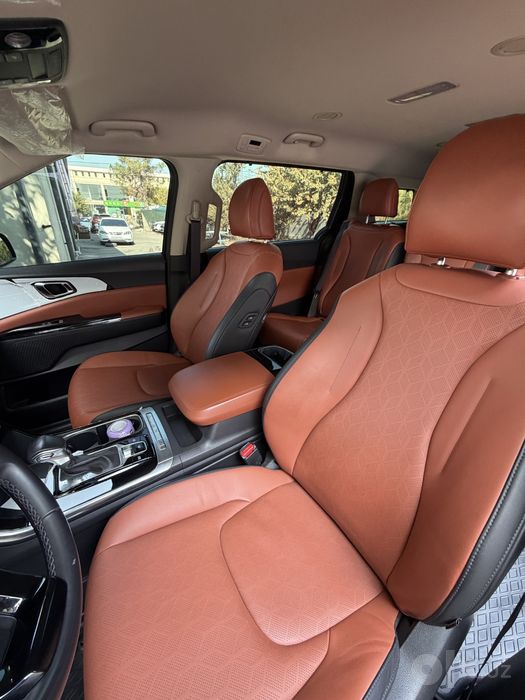 Kia Carnival 2023/24 2 poz