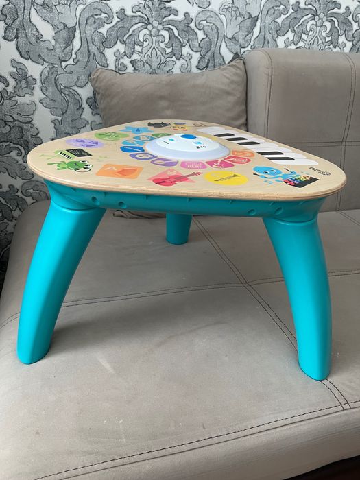 Музикална дървена масичка