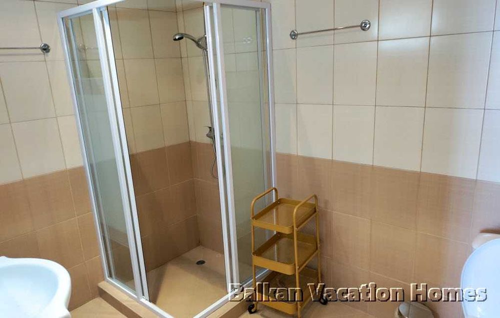 Тристаен апартамент с невероятна морска панорама в Бяла