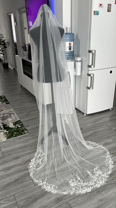 Voal pentru mireasa alb si bej