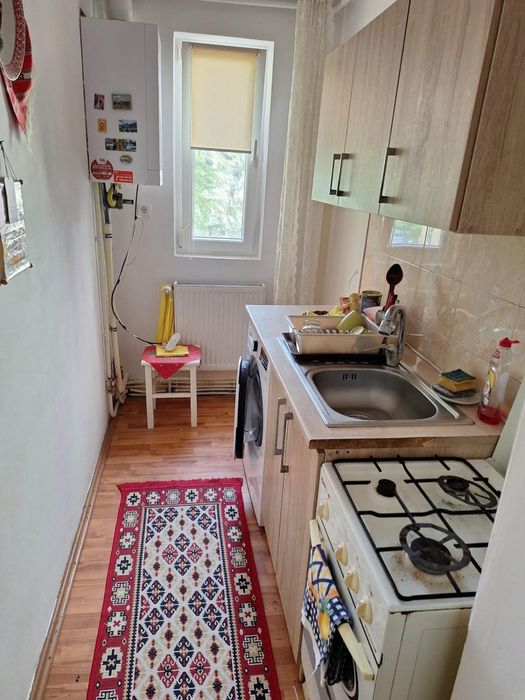 Vand apartament 2 camere etajul 1