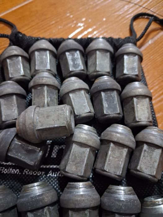 Set 20 piulțe originale ptr.Ford jante aliaj