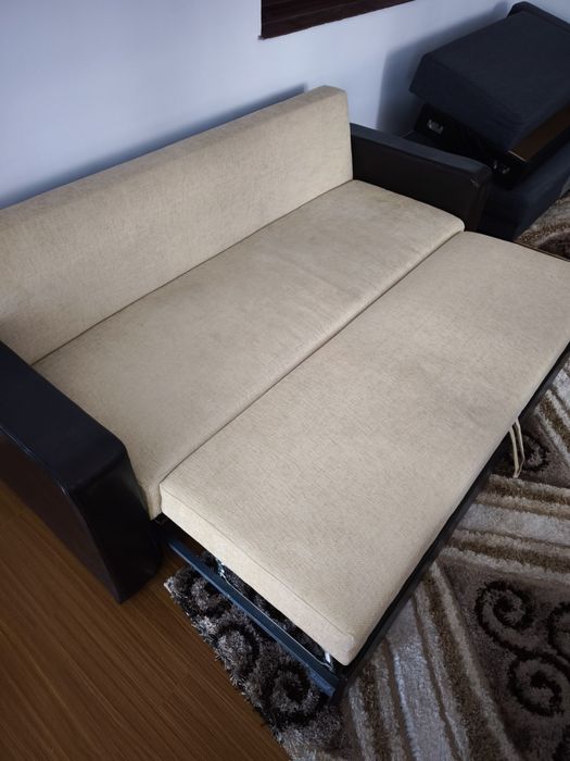 Canapea extensibilă 3 locuri, stare bună