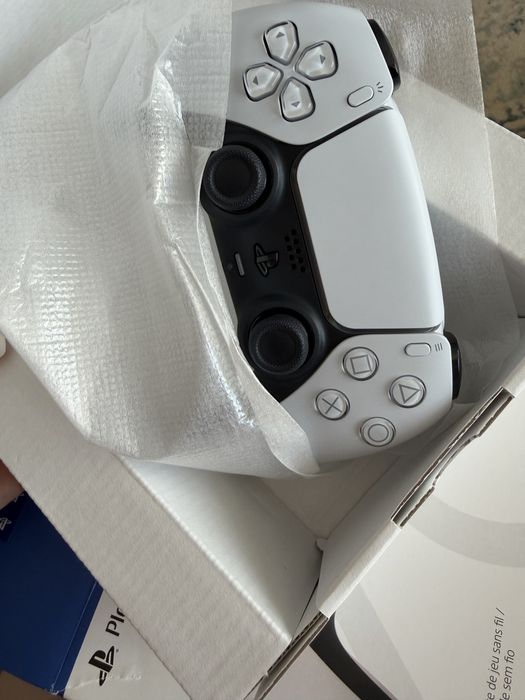 Продам PS5 новый