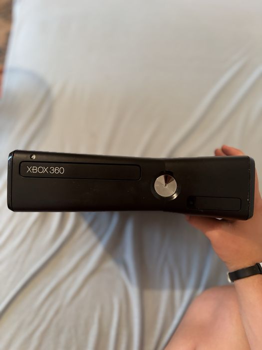 Xbox360 cu 3 jocuri