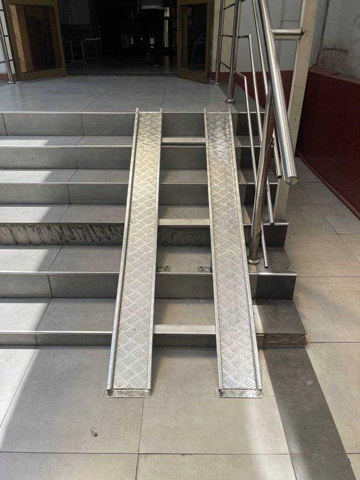 Откидной пандус (из алюминя)