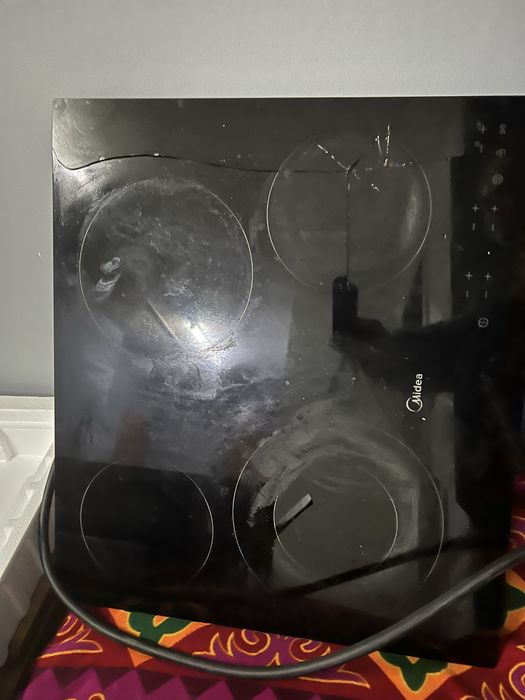 Продам керамическая варочная поверхность.