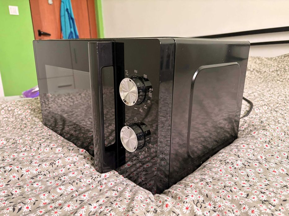 Микровълнова фурна GORENJE MO20E2BH