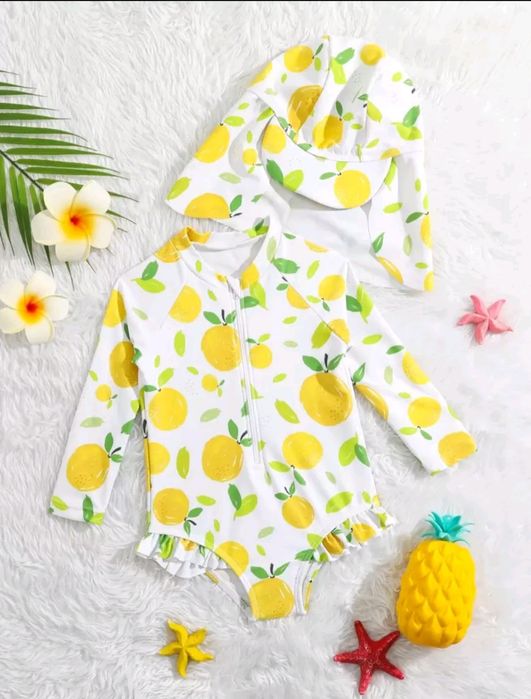 Детски цял бански с шапка на лимони