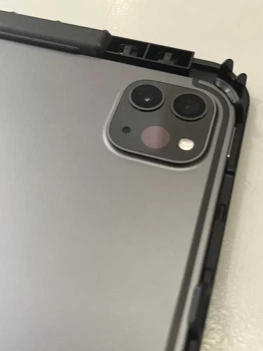 iPad Pro 11 1TB с чанта