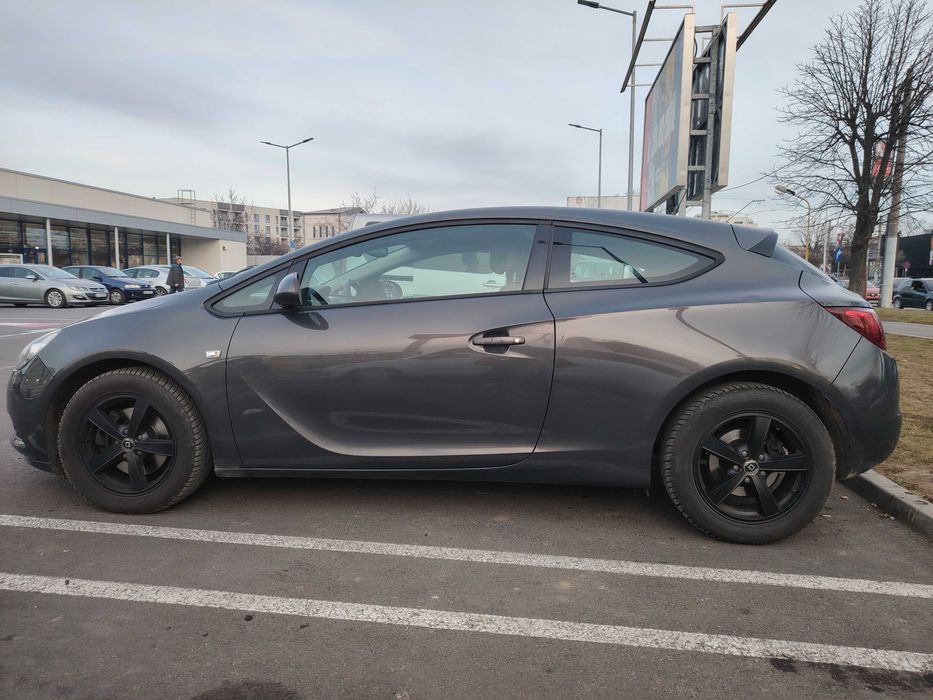 Opel astra j gtc 2013