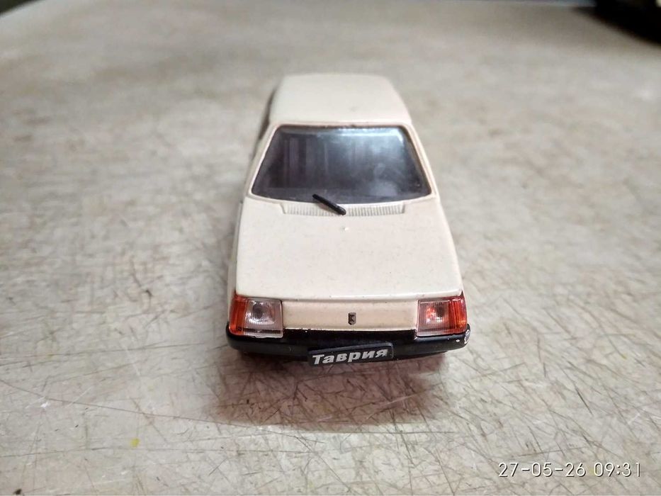 Коллекционная модель Заз-1102 Таврия масштаб 1:43, DeAgostini