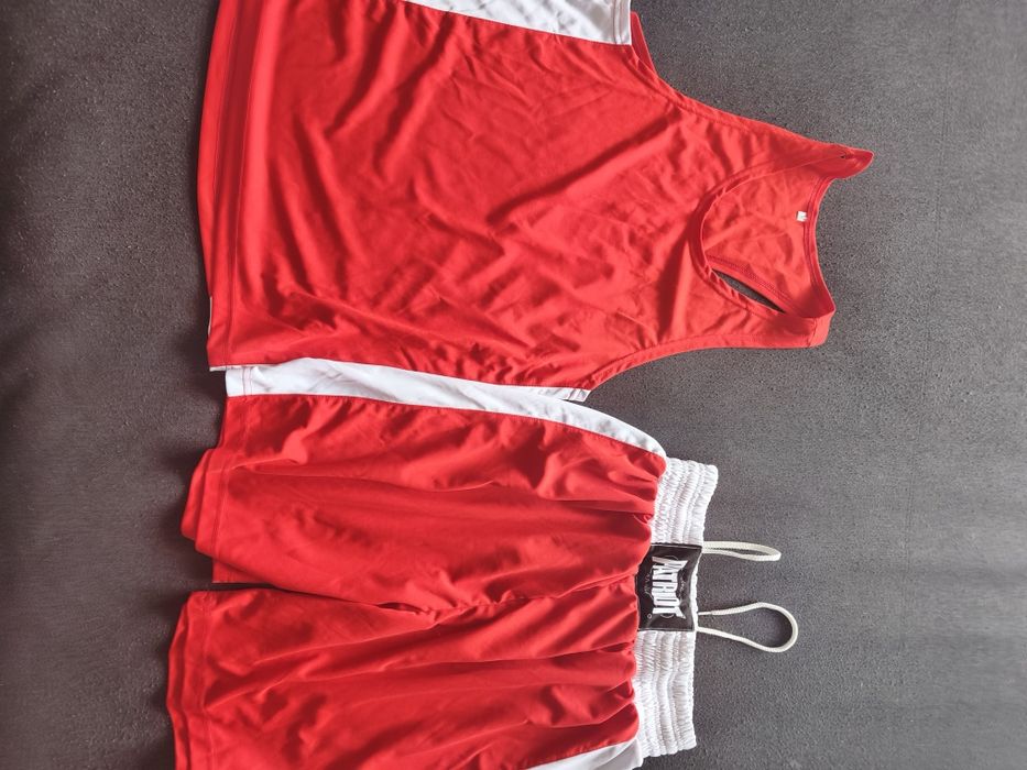 Обувки и екипи за бокс