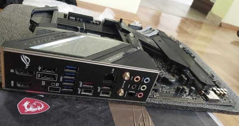 Asus ROG StriX Z790-H Gaming Wi-Fi DDR5