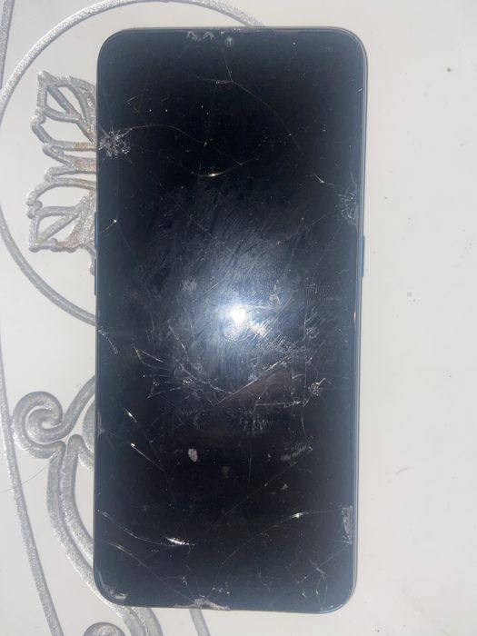 Продам телефон оппо на запчасти