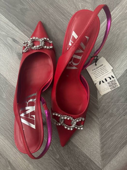 Туфли Zara не ношенные кожаные