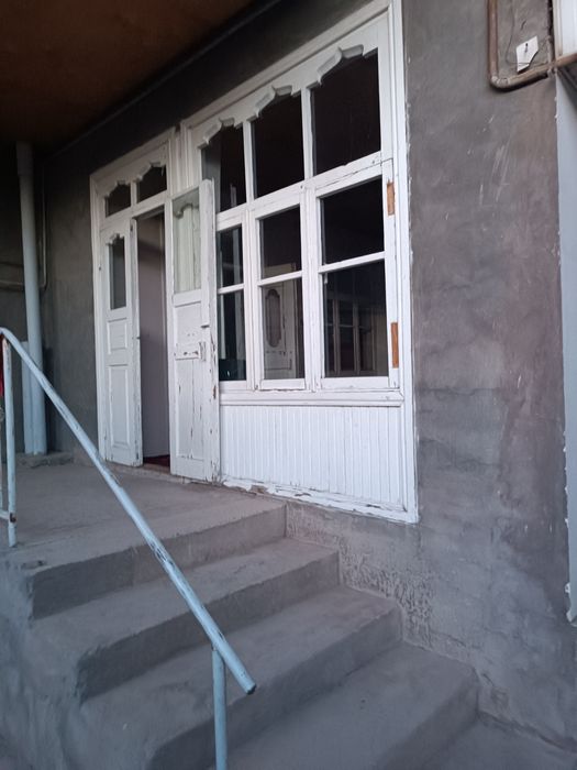 Orikzor Uy sotiladi 3 sotix 6 xona